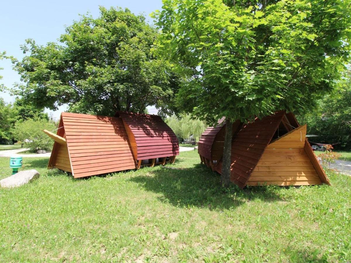 Habitat Createur - Hebergements Insolites Au Camping Municipal "Les Ecureuils" Recoubeau-Jansac Dış mekan fotoğraf