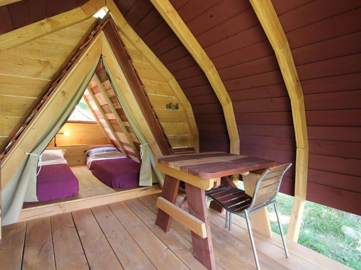 Habitat Createur - Hebergements Insolites Au Camping Municipal "Les Ecureuils" Recoubeau-Jansac Dış mekan fotoğraf
