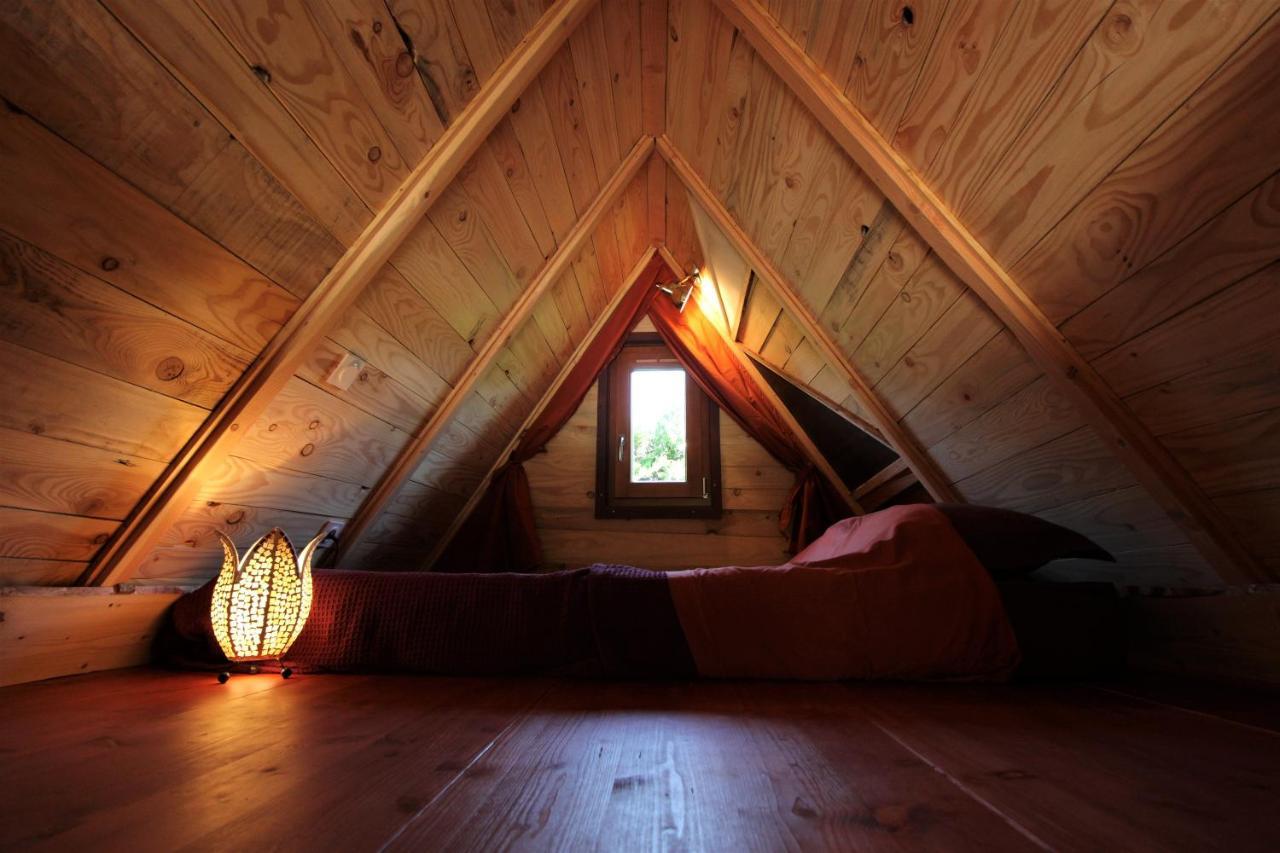 Habitat Createur - Hebergements Insolites Au Camping Municipal "Les Ecureuils" Recoubeau-Jansac Dış mekan fotoğraf