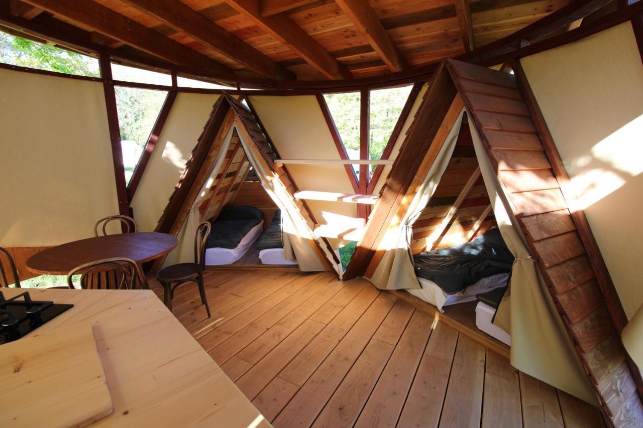 Habitat Createur - Hebergements Insolites Au Camping Municipal "Les Ecureuils" Recoubeau-Jansac Dış mekan fotoğraf