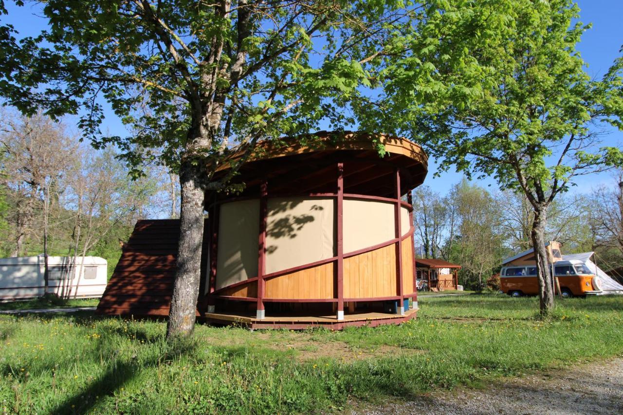 Habitat Createur - Hebergements Insolites Au Camping Municipal "Les Ecureuils" Recoubeau-Jansac Dış mekan fotoğraf